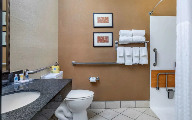 Comfort Suites Ennis