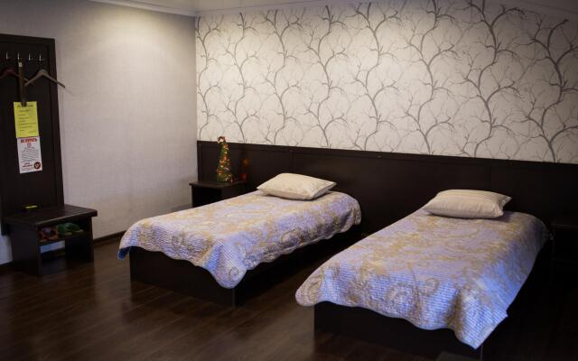 Akiyat Hotel