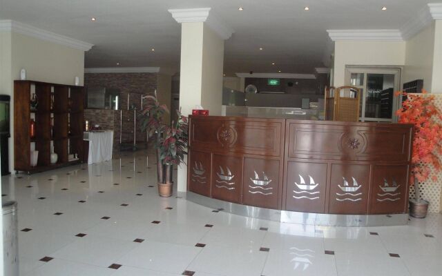 Marina Royal Hotel Suites