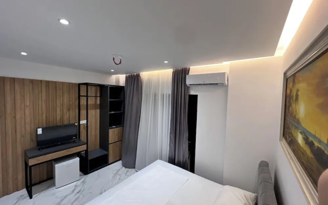 Lezet Hotel