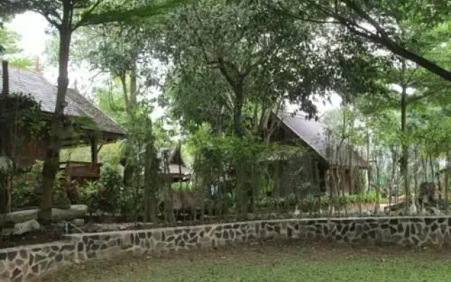 Mam's Village