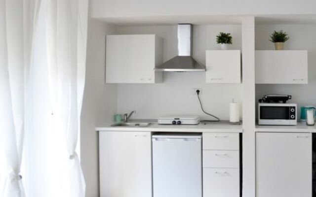 ROSSO MAGENTA - Luminoso loft in centro e a due passi dalla stazione