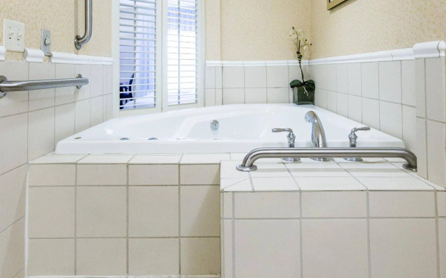 Fairfield Inn & Suites Toledo North