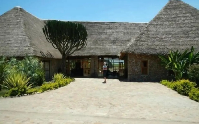 Ihamba Lakeside Safari Lodge