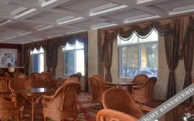 Xinlong Hotel
