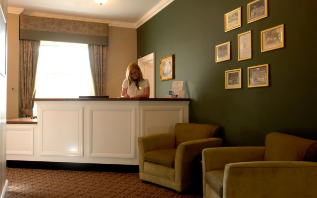 Lysses House Hotel