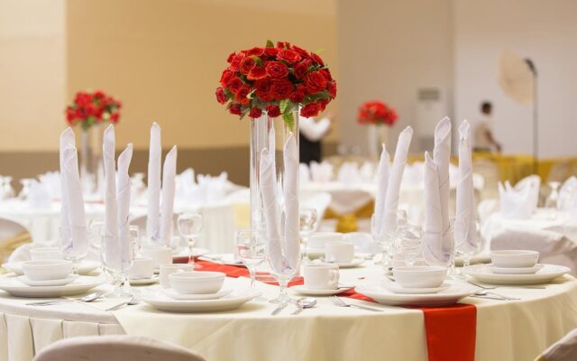 The Golden Peak Hotel & Suites powered by Cocotel