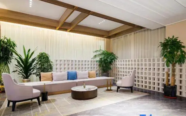 H Hotel