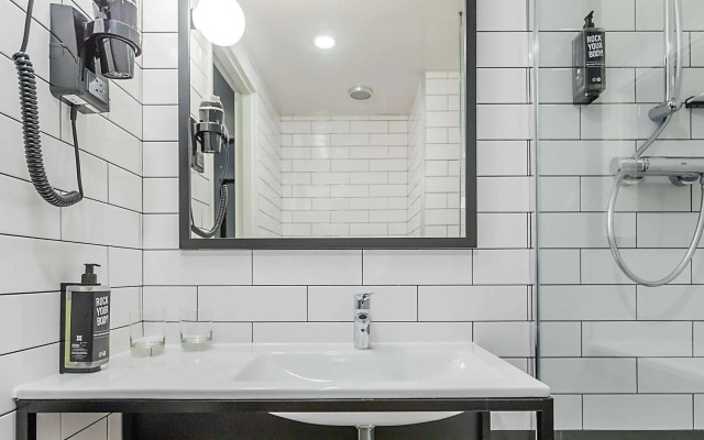 Ibis Guimaraes