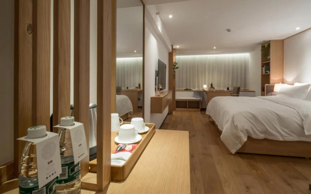 Bai Yun Qing She Boutique