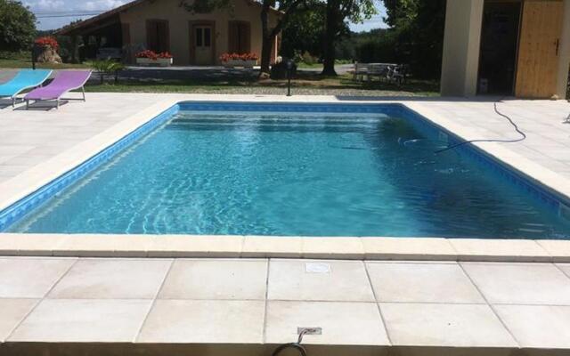 Quaint Holiday Home, Private Pool, close to Nougaro circuit