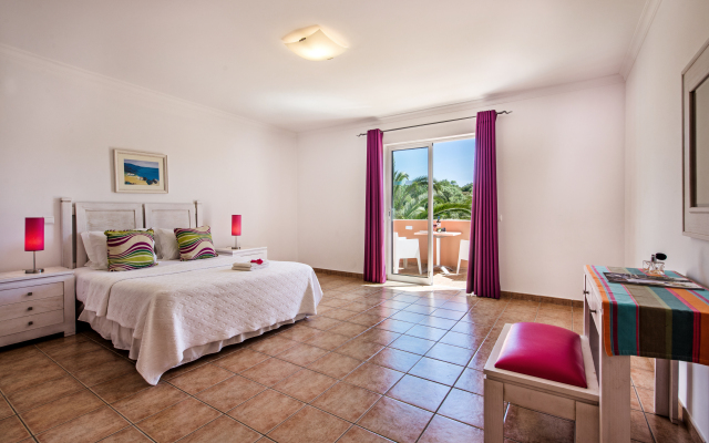 Jardim Da Meia Praia Hotel