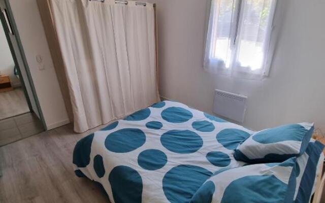 location vacances T4 bas de villa Toulon