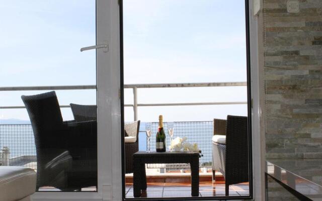 Apartment Divina