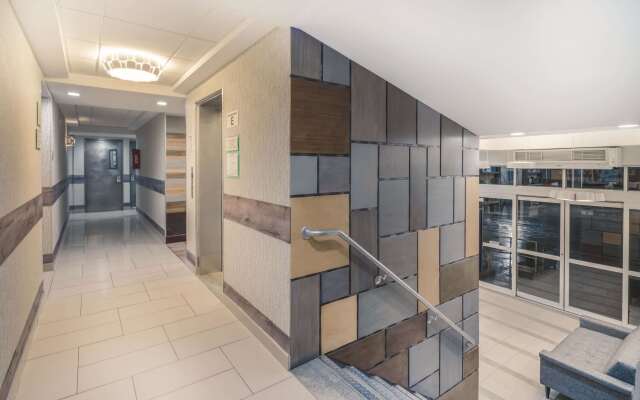 La Quinta Inn & Suites by Wyndham Brooklyn Downtown