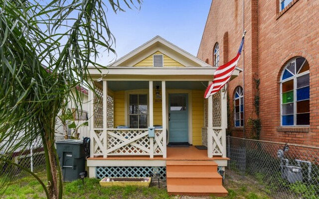 Island Paradise 2 Bedrooms 1 Bathroom Home