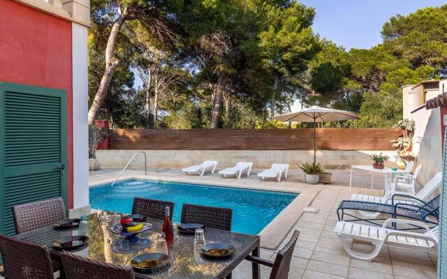 Villa in Tolleric With Private Pool
