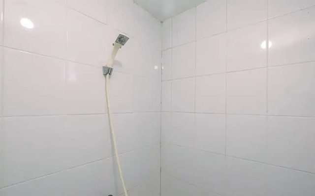 Comfy And Homey 2Br At Bassura City Apartment