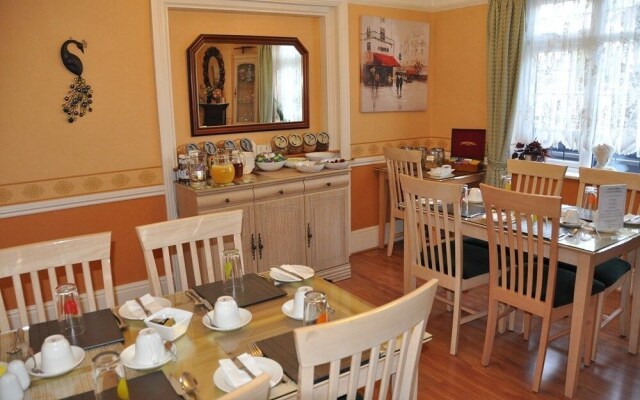Walcot House