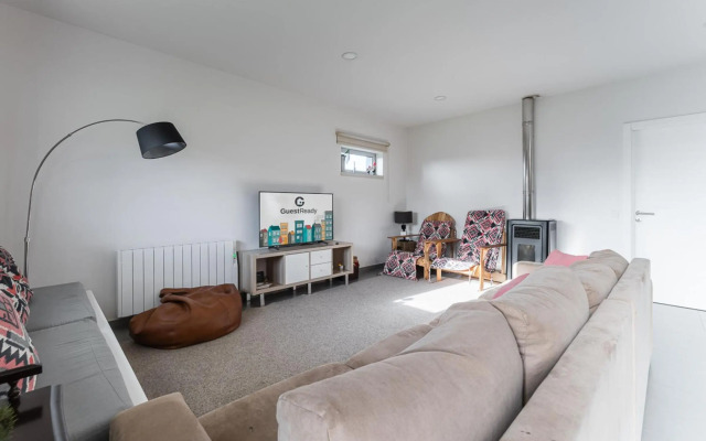 GuestReady - Beachfront Villa In Esposende