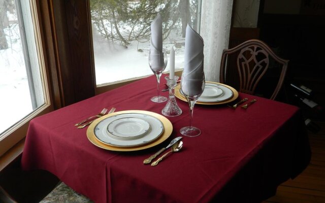 1854, The Maplegrove Inn