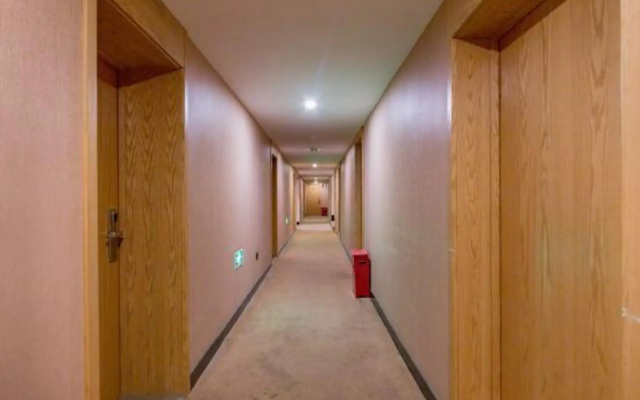 Youyi Hotel (Langfang High-Speed Railway Station Tianhe Antique City)