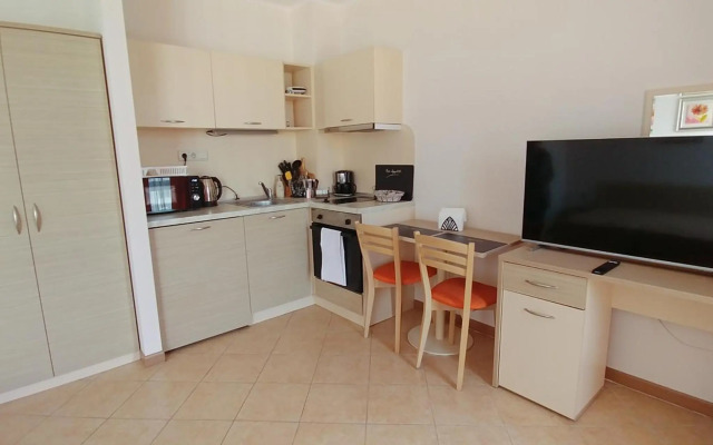 Royal Sun Apartments by PMG