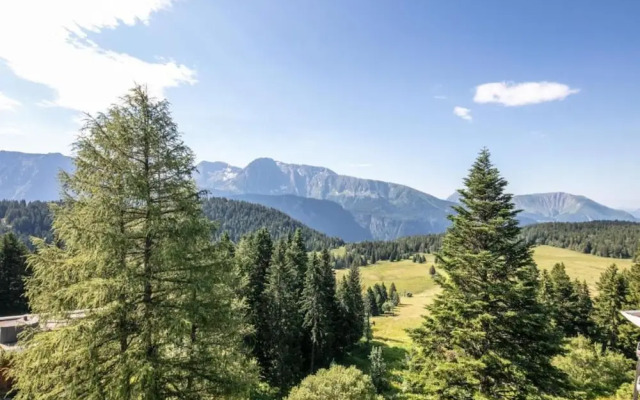 Serene Alpine Stay for 6 Guests