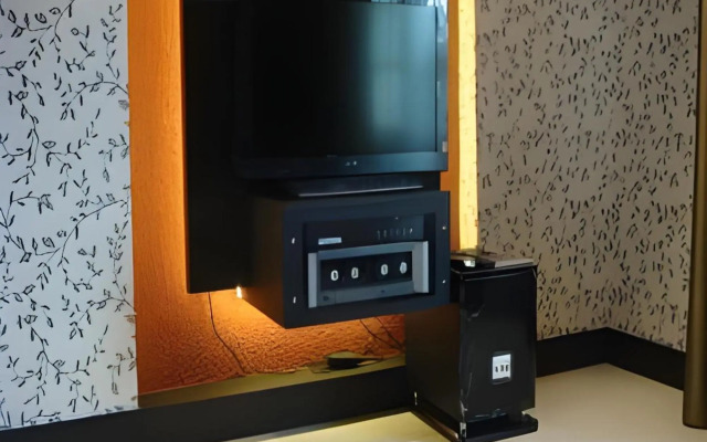 Siam Paradise Entertainment Complex