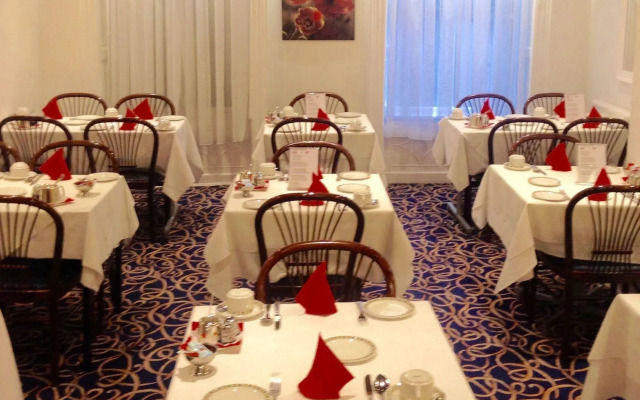 Dergvale Hotel