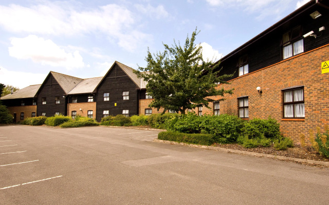 Premier Inn Farnborough West - Southwood