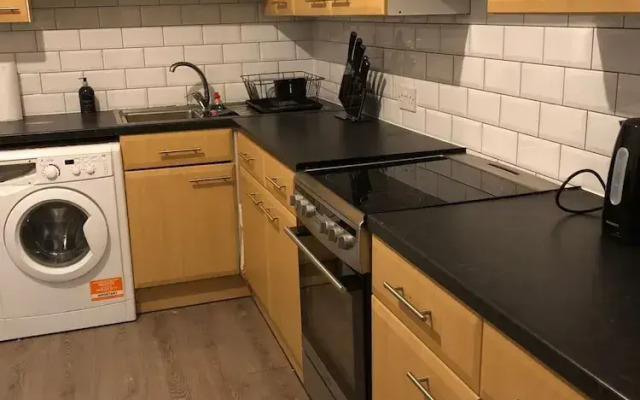 3-bed Apartment Roof Terrace Near Cardiff Centre