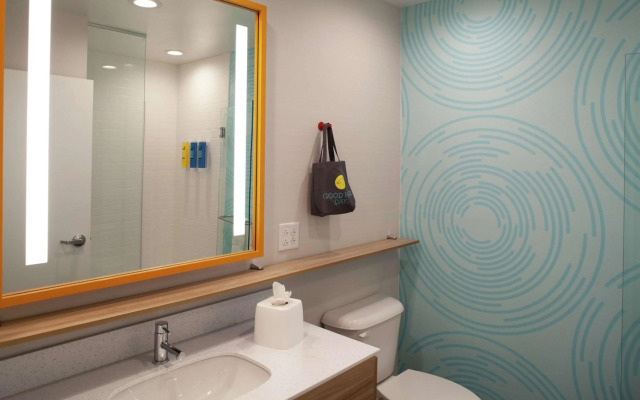 Tru by Hilton Farmville