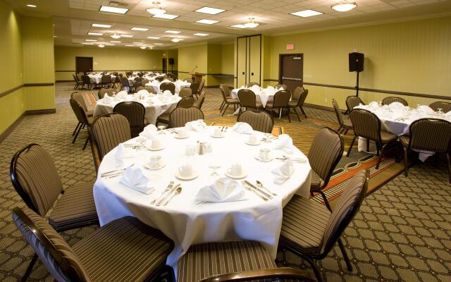 Holiday Inn & Suites Bakersfield by IHG