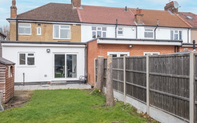 Harrow House 3 Bedrooms 2 Bathrooms