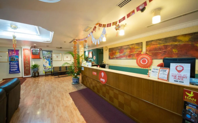 OYO 111 Hotel China Town Inn