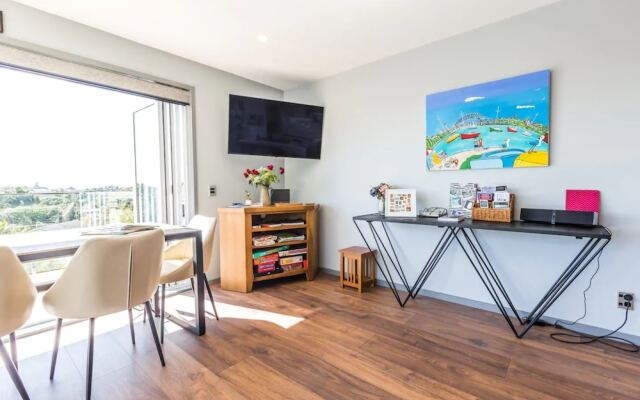 3 Bedroom Village Retreat Home With Sea Views