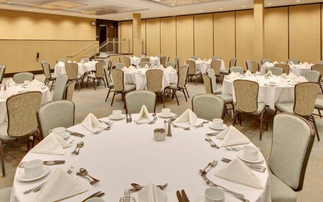 Crowne Plaza Lombard Downers Grove by IHG