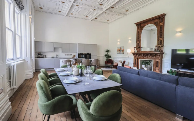 The Wilfred Suite Stone Cross Mansion