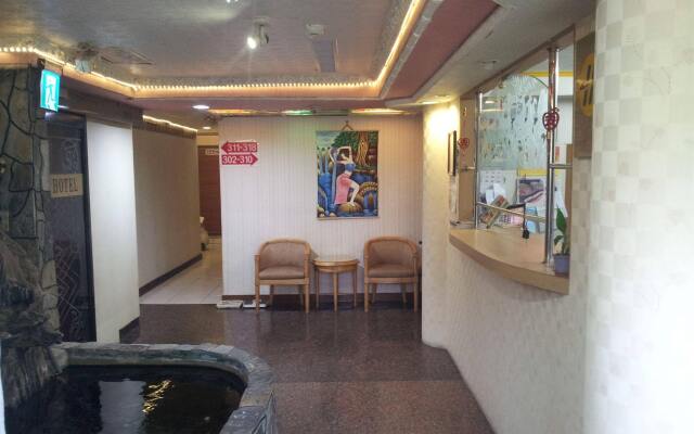 East Fang Di Hotel