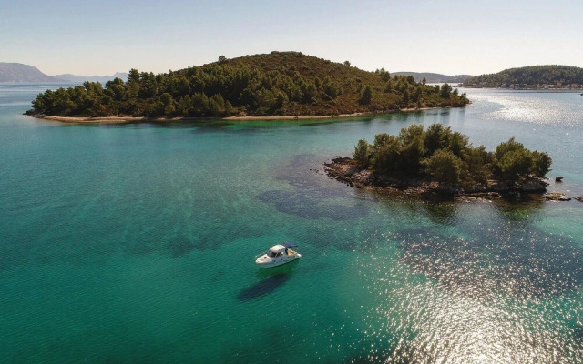 Stunning Home in Orebic With Wifi and 5 Bedrooms