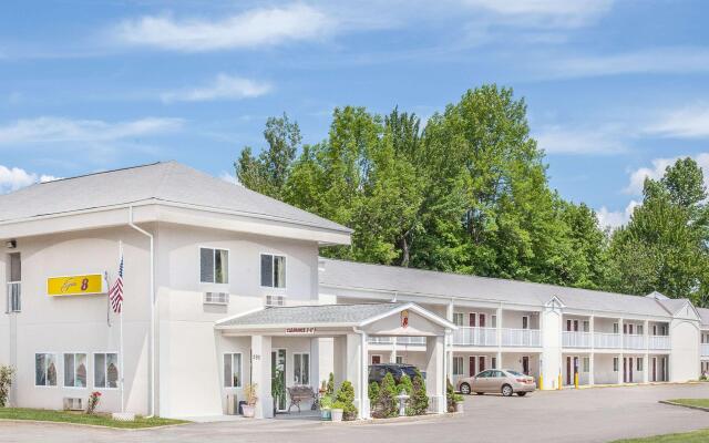 Super 8 Monticello