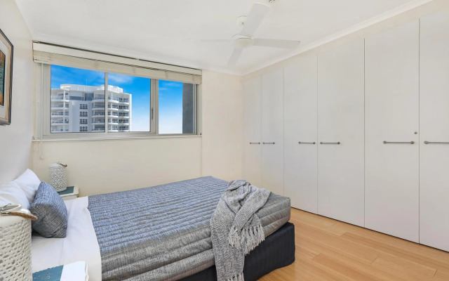 Elouera Tower Beachfront Apartments