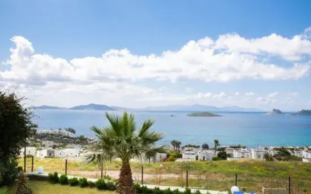 BD4123 5Bedroomed Villa with Pool and Sea View