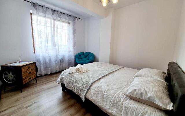 R.O.S.E. Apartment