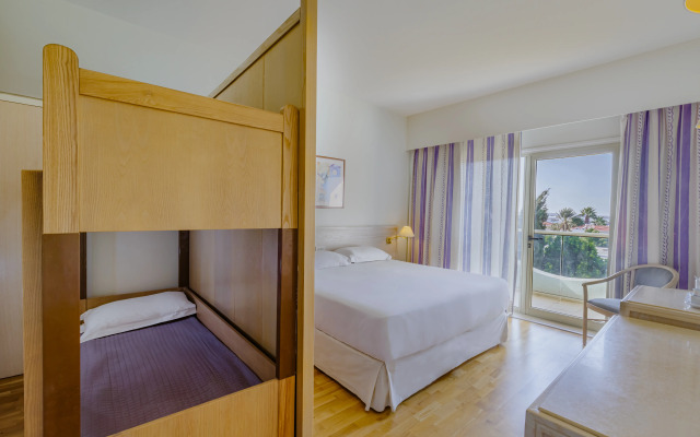 The Golden Coast Beach Hotel