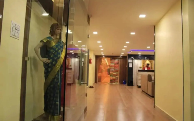 Hotel Adhi Residency - Cleanliness & Friendliness Room VL Vardharaja Temple