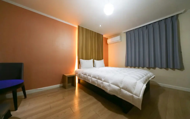 Gyeongju Bulguksa W Drive-in Motel