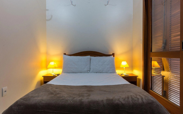 Apto 2qtos churrasq. 400 à praia | Jurerê - JBA202