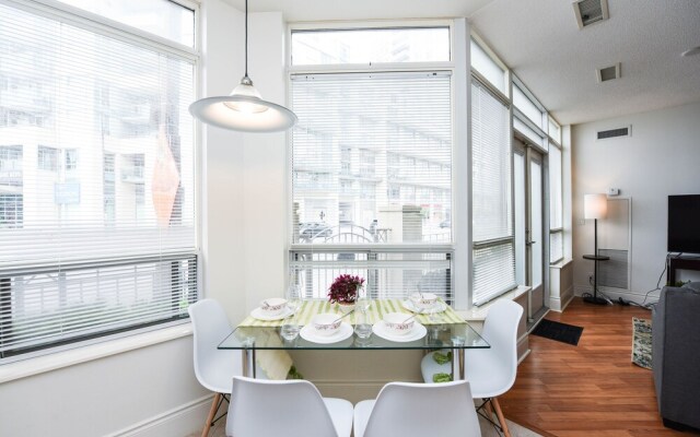 Ovation Condos by PlanURstay